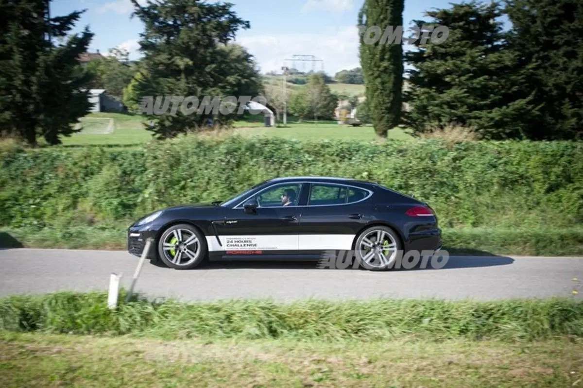 27 km/l con 416 CV? Possibile, con la Porsche Panamera S E-Hybrid (6)