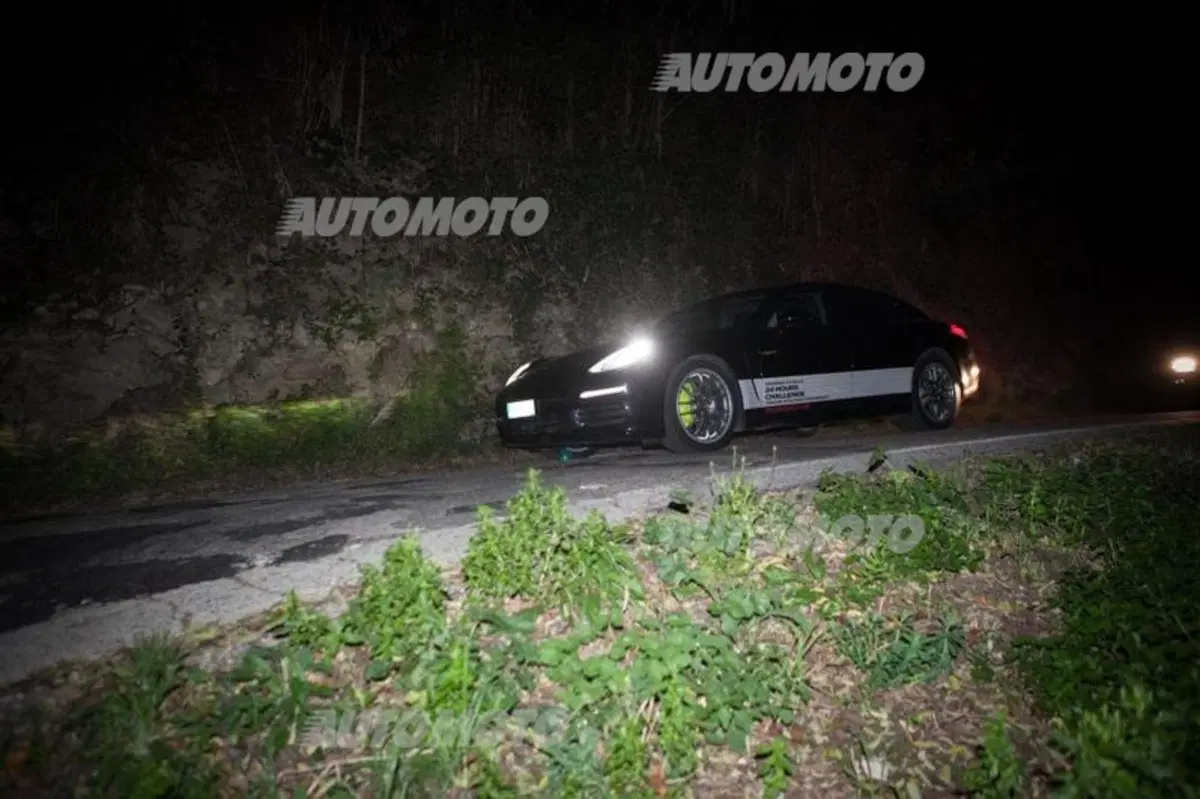 27 km/l con 416 CV? Possibile, con la Porsche Panamera S E-Hybrid (12)