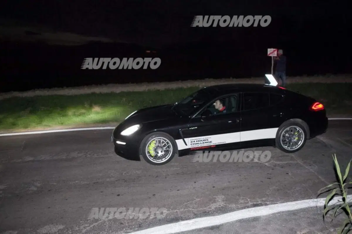 27 km/l con 416 CV? Possibile, con la Porsche Panamera S E-Hybrid (13)