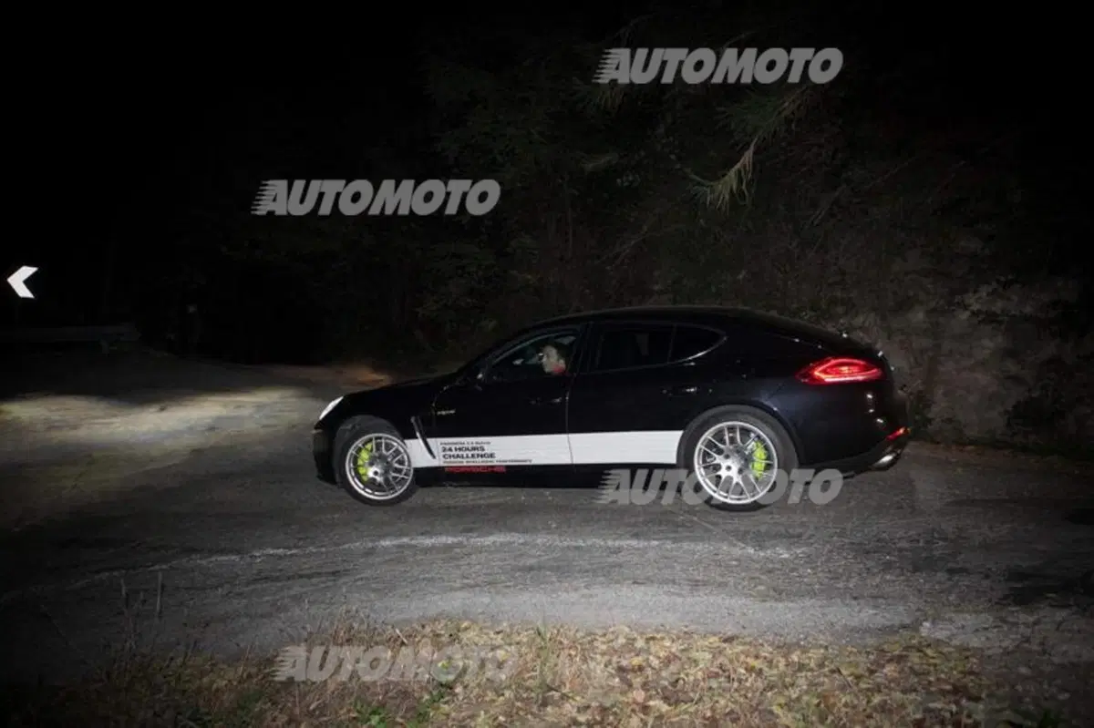 27 km/l con 416 CV? Possibile, con la Porsche Panamera S E-Hybrid (14)