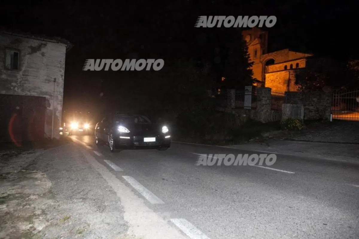 27 km/l con 416 CV? Possibile, con la Porsche Panamera S E-Hybrid (16)