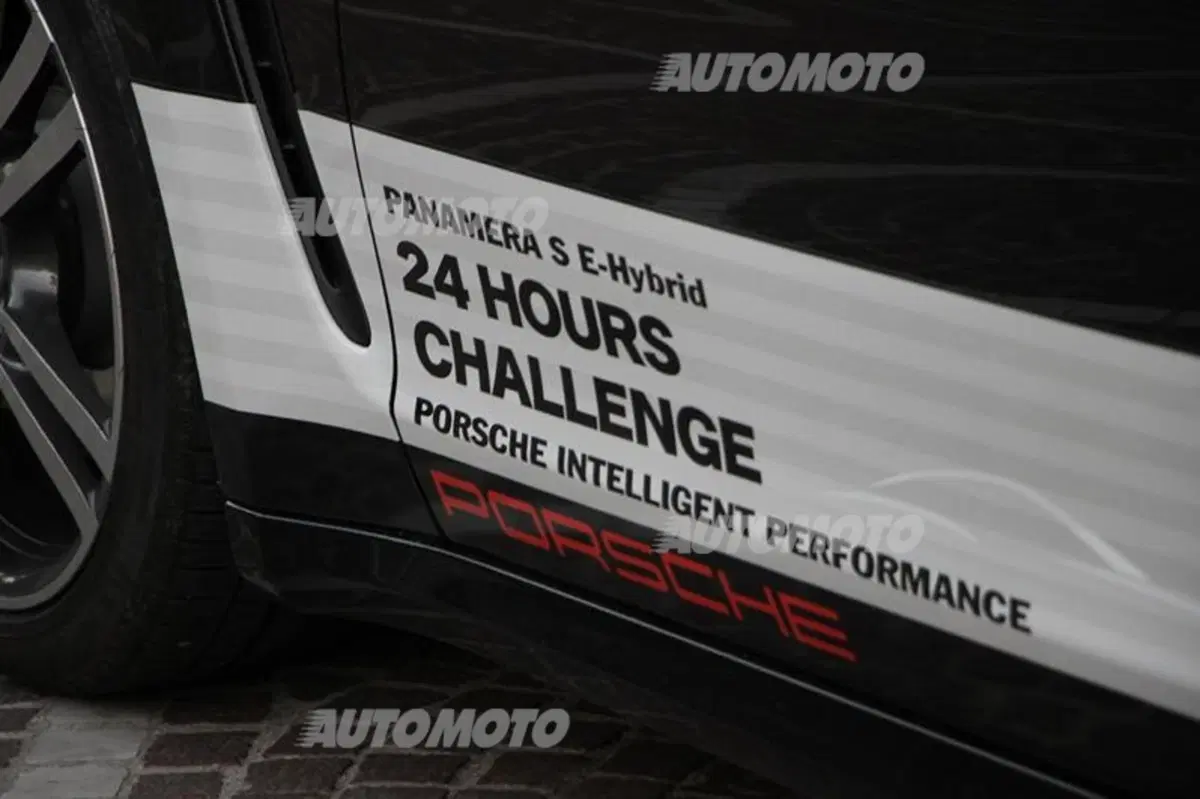 27 km/l con 416 CV? Possibile, con la Porsche Panamera S E-Hybrid (28)