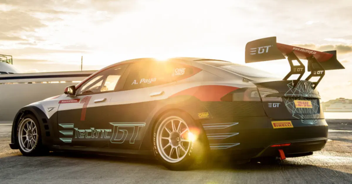 Tesla Model S, eccola pronta per il campionato Electric GT