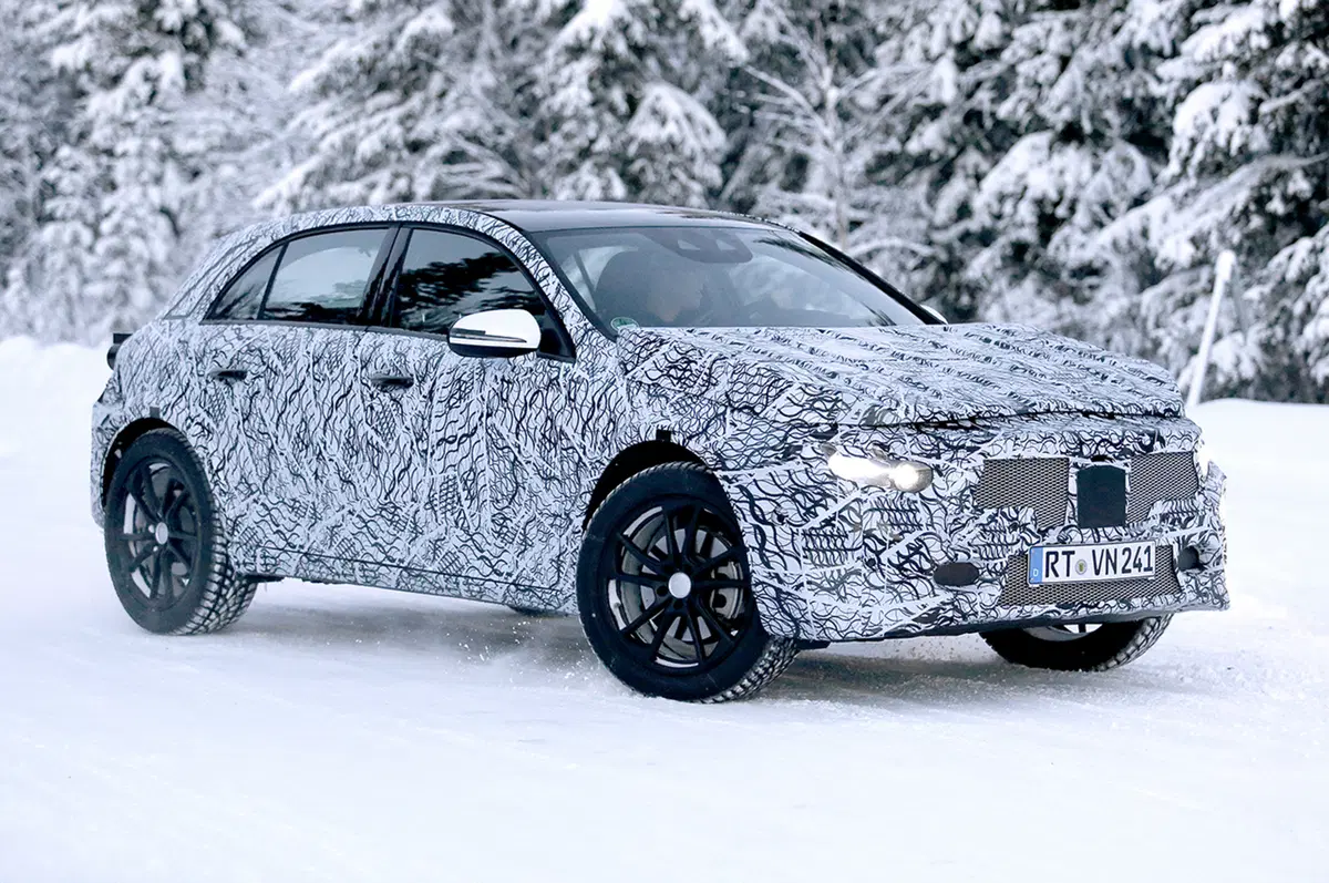 Nuova Mercedes GLA 2018: le prime foto spia (4)