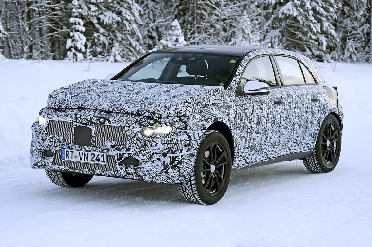 Nuova Mercedes GLA 2018: le prime foto spia (8)