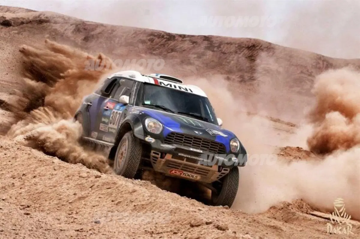 Dakar 2015. Incidente a Nani Roma (Mini): mega capottone (5)