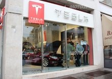 Tesla prova a dire basta alle concessionarie USA