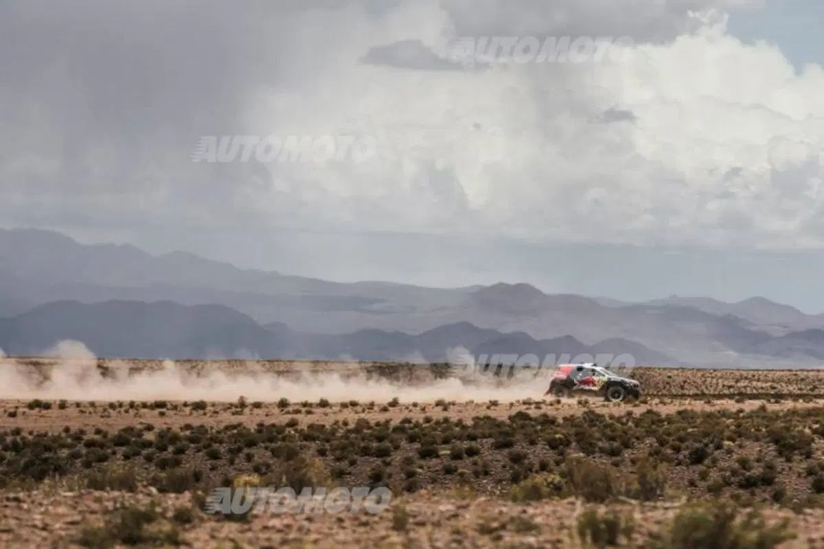Dakar 2015, Tappa 12. Nelle moto vince Price (KTM). Fra le auto è primo Terranova (Mini) (4)