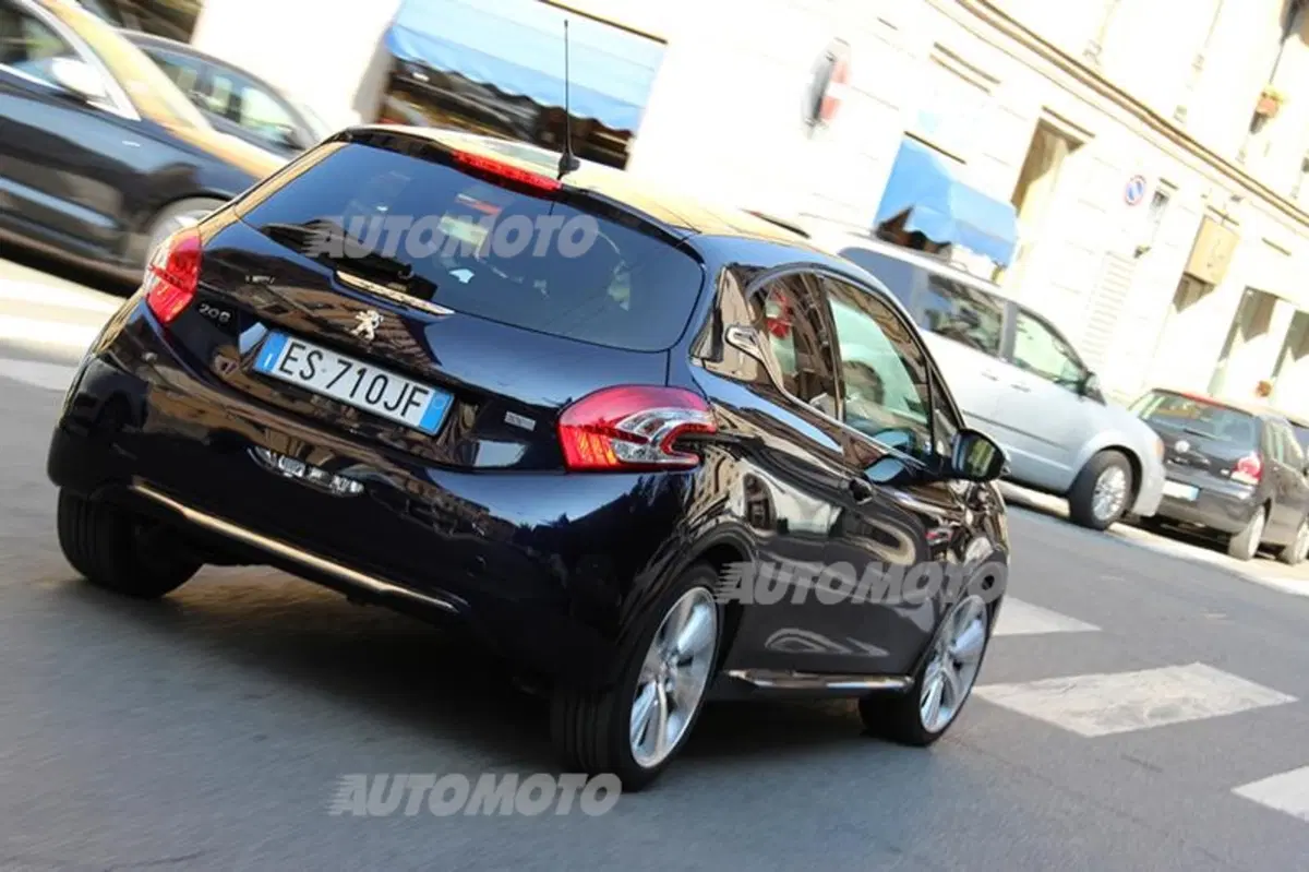 Peugeot 208 XY (3)