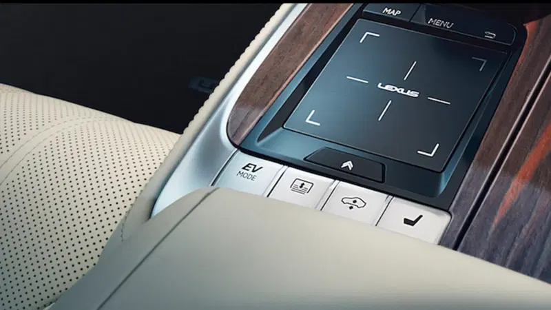 Nuova Lexus LS, sar&agrave; anche ibrida?