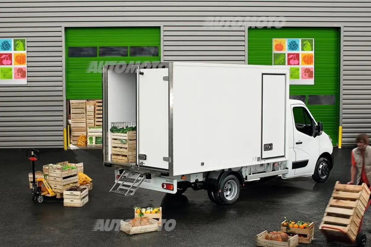 Renault all'attacco nei veicoli commerciali con una strategia a 360° (5)