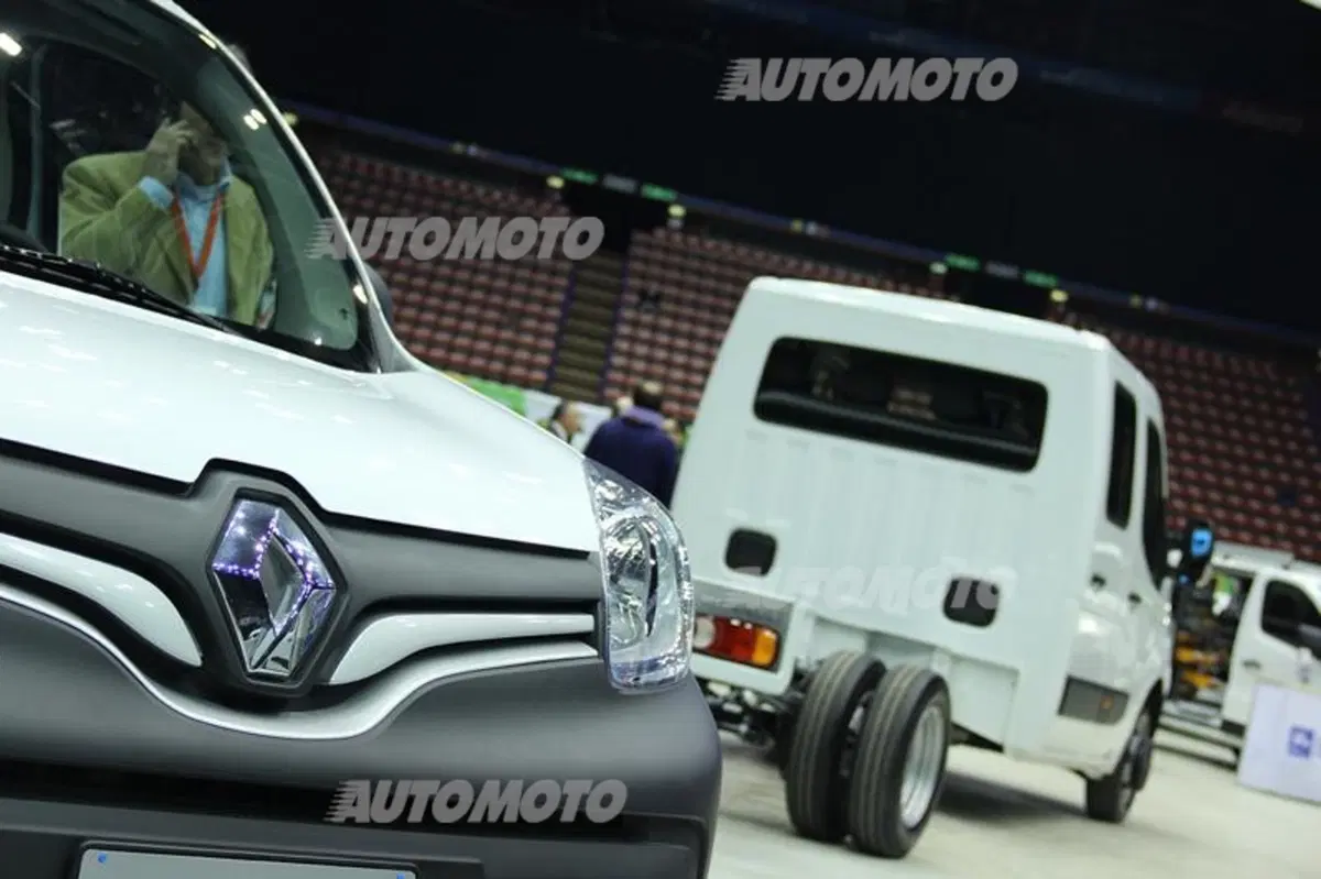 Renault all'attacco nei veicoli commerciali con una strategia a 360° (18)