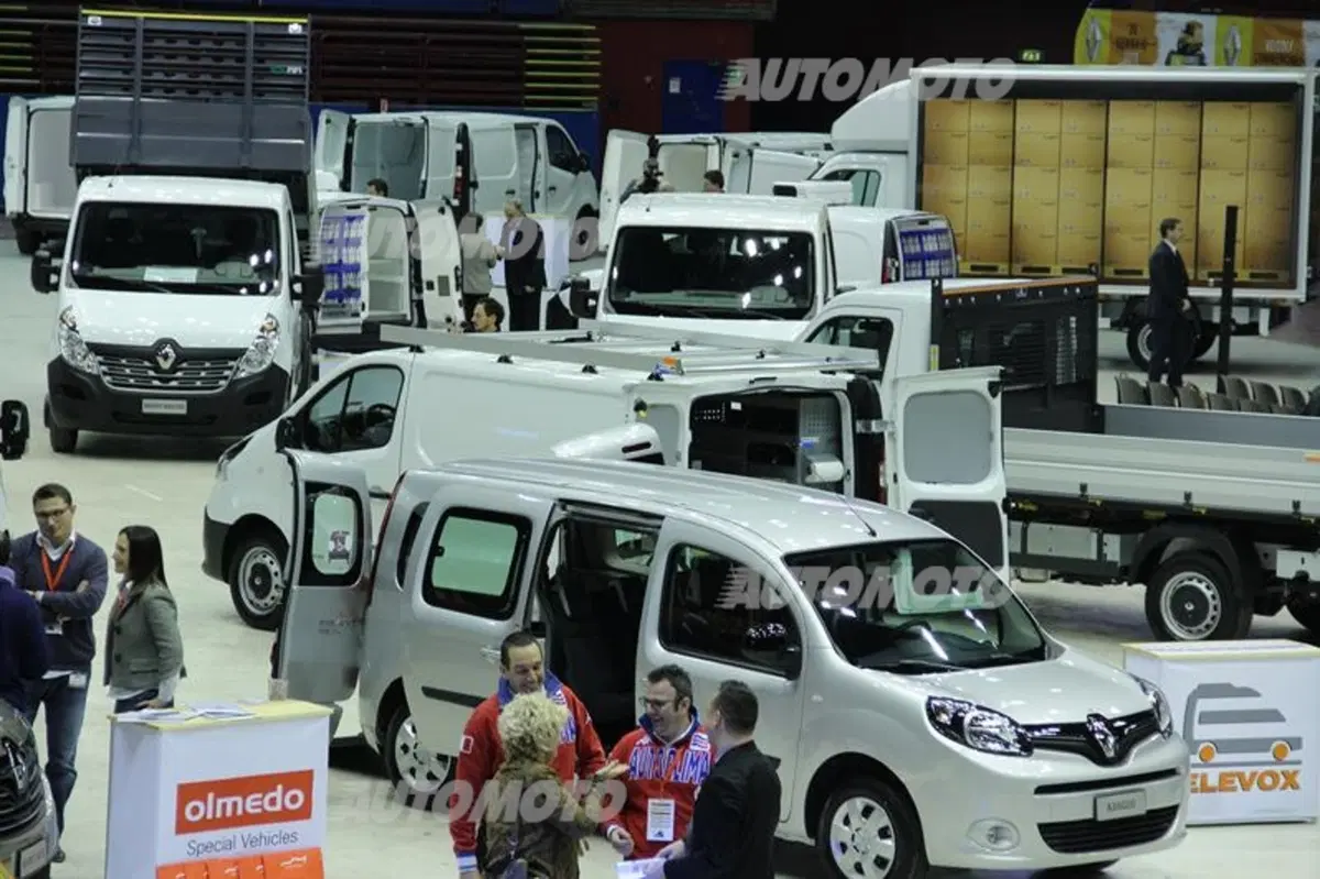 Renault all'attacco nei veicoli commerciali con una strategia a 360° (23)