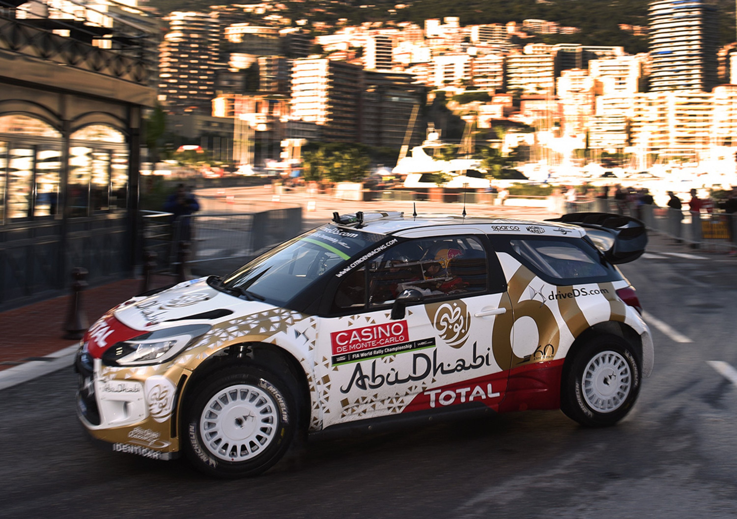 Rally di Montecarlo: Loeb vince la prima prova speciale