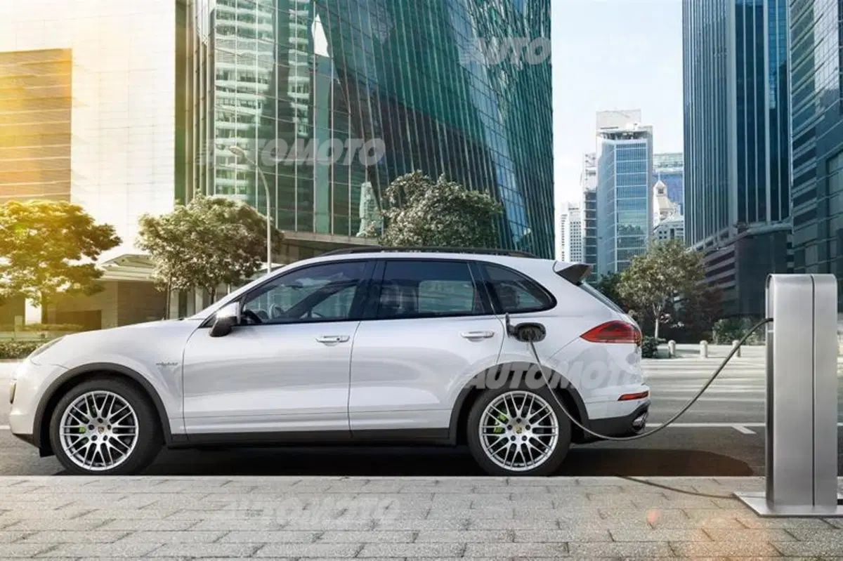 Porsche Cayenne S E-Hybrid: quanto consuma davvero? La video-prova (20)