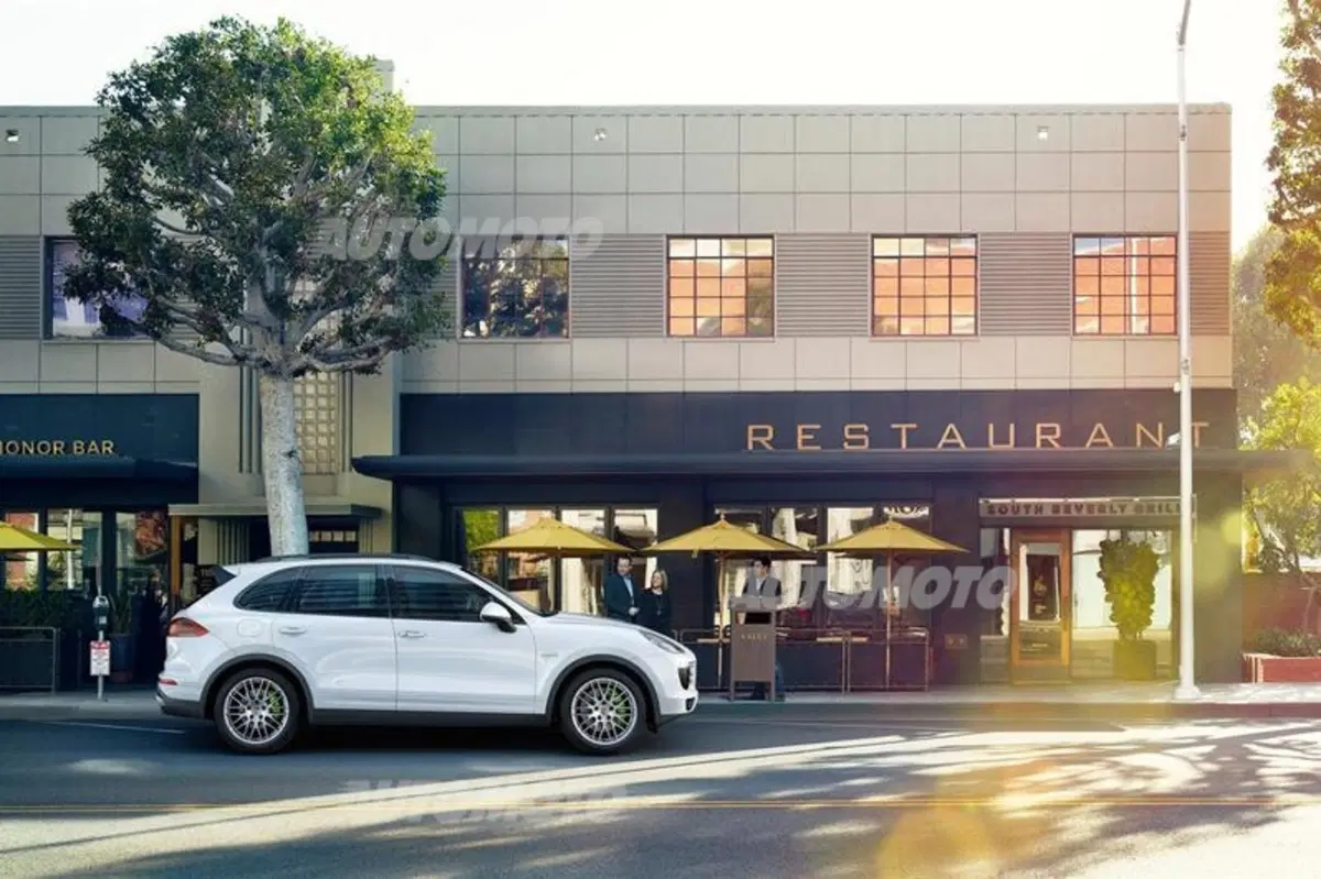 Porsche Cayenne S E-Hybrid: quanto consuma davvero? La video-prova (23)