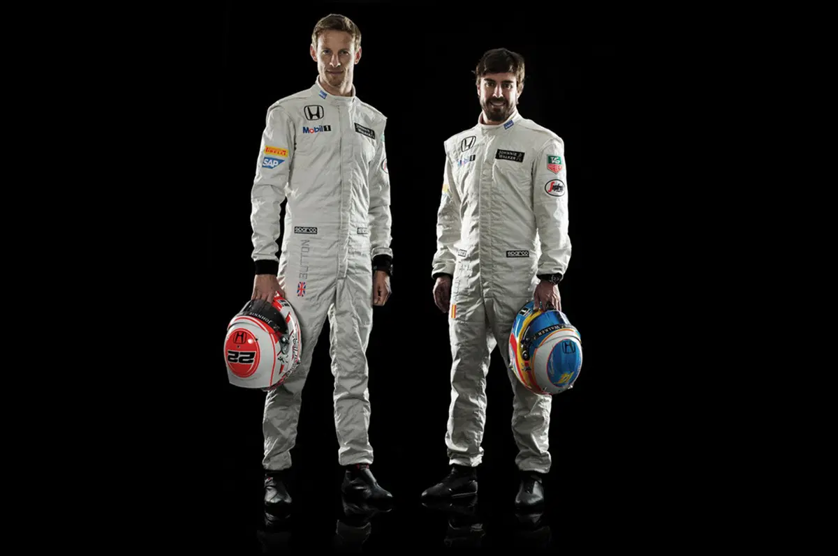 F1: McLaren-Honda MP4-30, la livrea è rimasta argento (5)