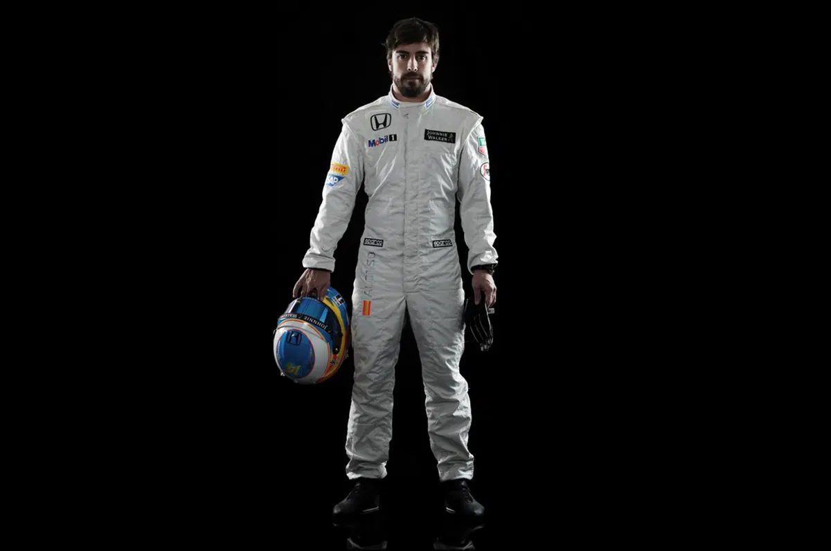 F1: McLaren-Honda MP4-30, la livrea è rimasta argento (6)