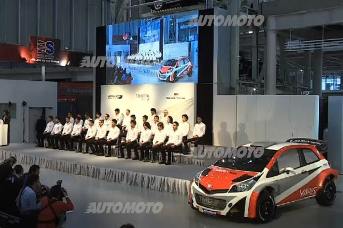 Akio Toyoda: «Toyota rientra nel WRC per far tornare il sorriso agli appassionati» (20)