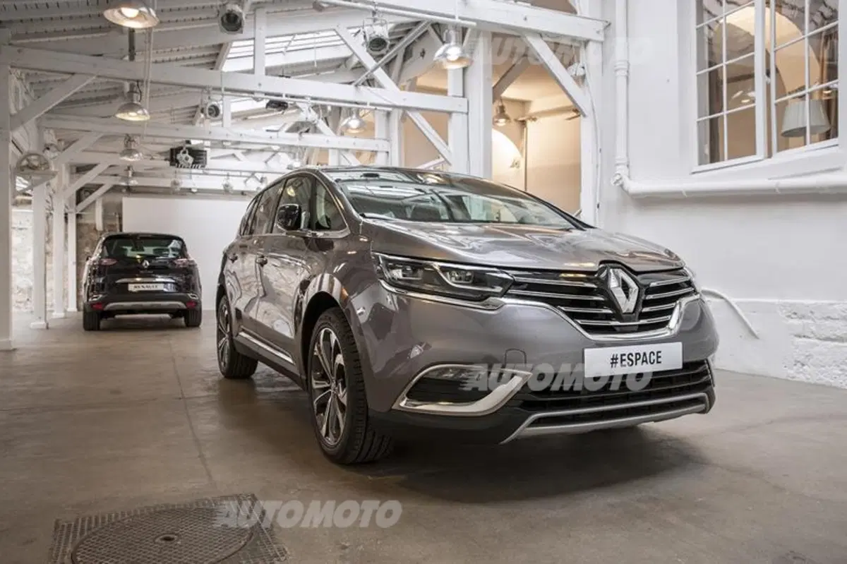 Nuova Renault Espace: da monovolume a crossover. Gamma e prezzi