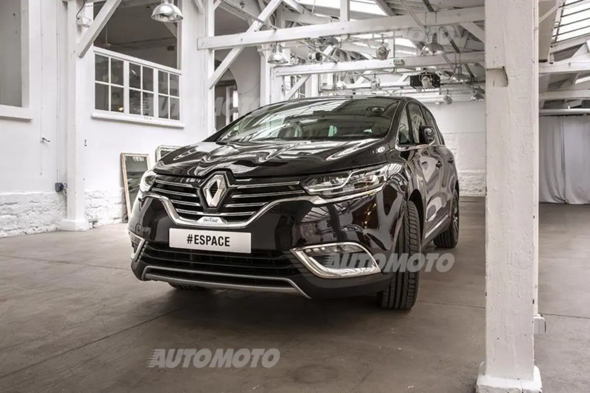 Nuova Renault Espace: da monovolume a crossover. Gamma e prezzi (9)