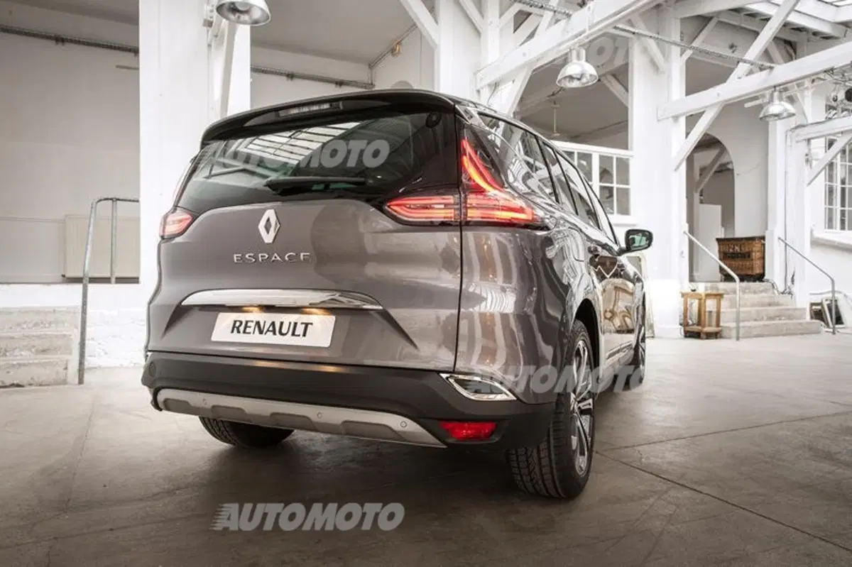 Nuova Renault Espace: da monovolume a crossover. Gamma e prezzi (17)