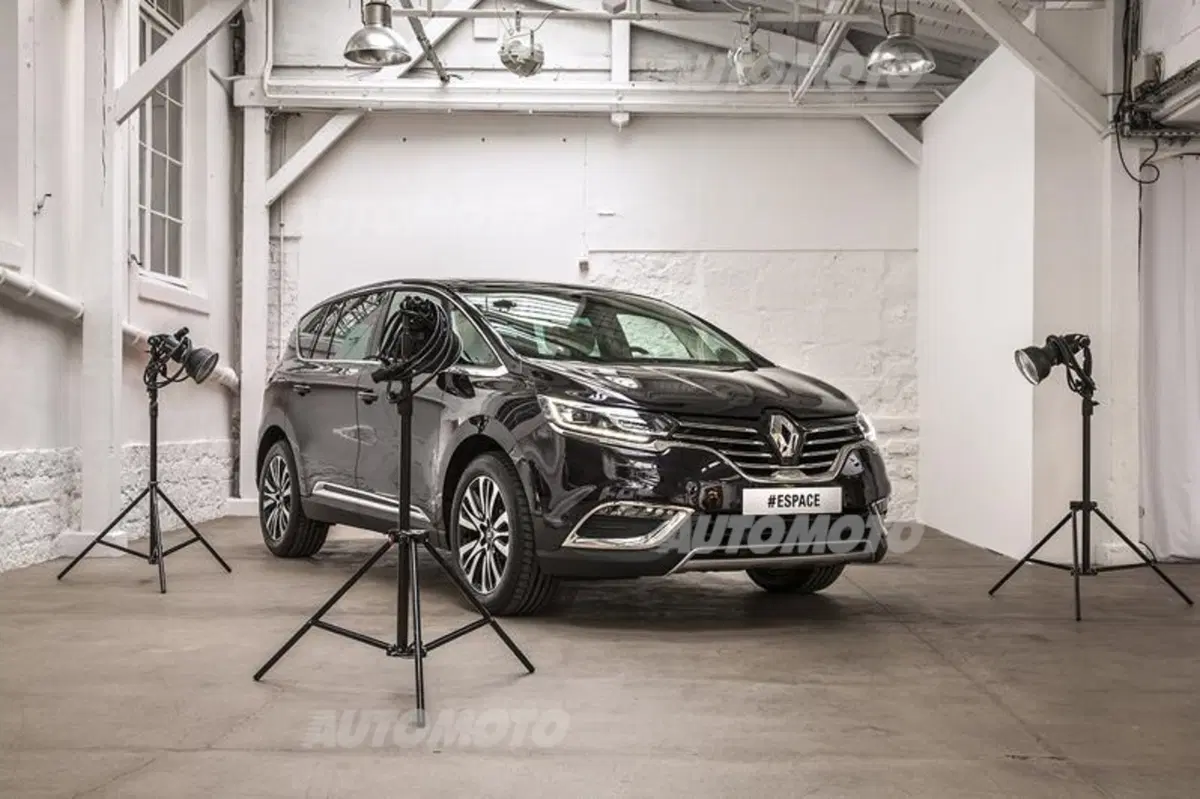 Nuova Renault Espace: da monovolume a crossover. Gamma e prezzi (20)