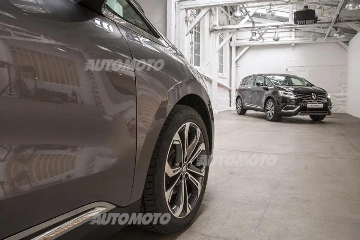 Nuova Renault Espace: da monovolume a crossover. Gamma e prezzi (21)