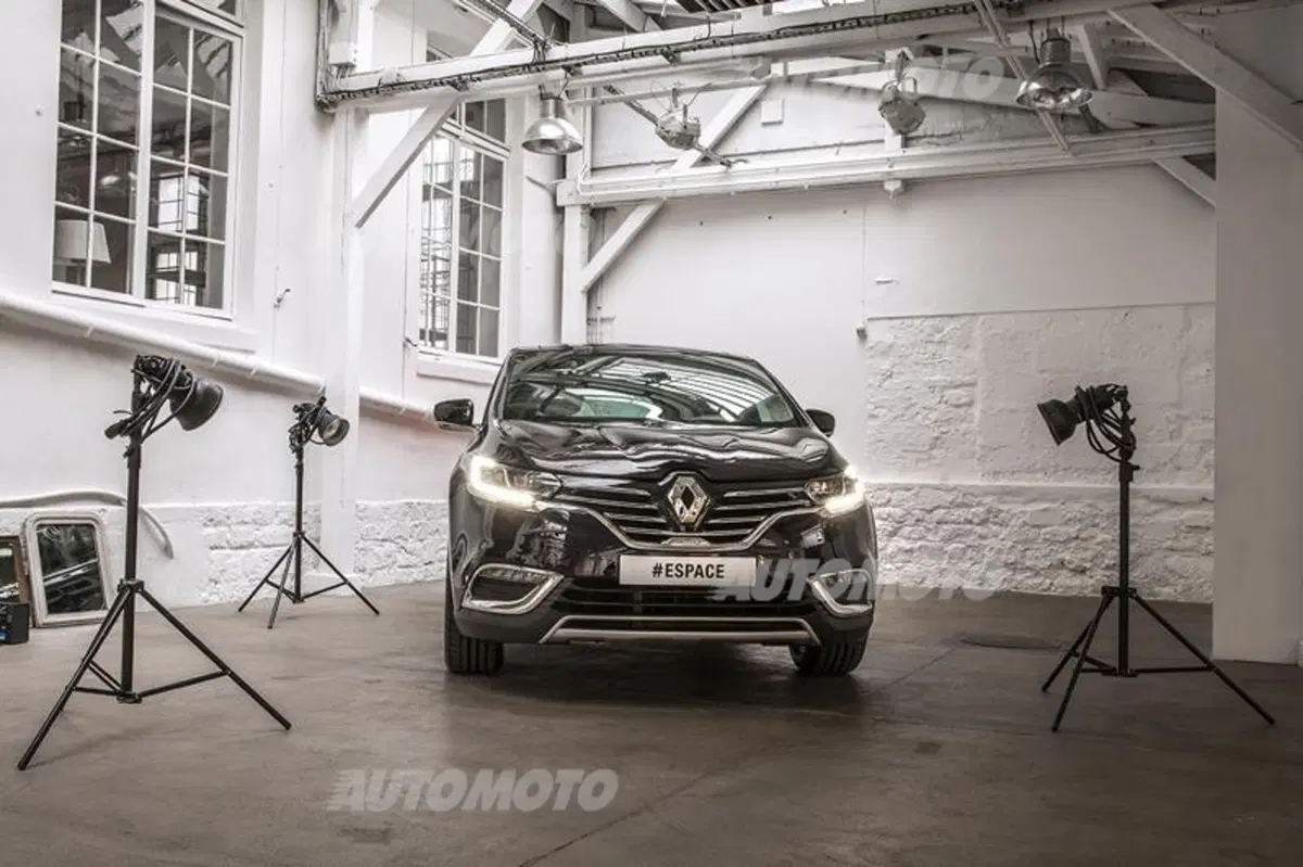 Nuova Renault Espace: da monovolume a crossover. Gamma e prezzi (24)