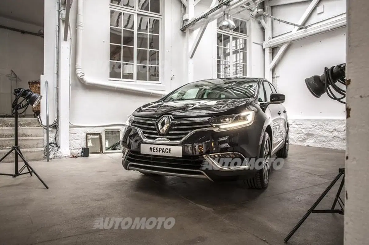Nuova Renault Espace: da monovolume a crossover. Gamma e prezzi (25)