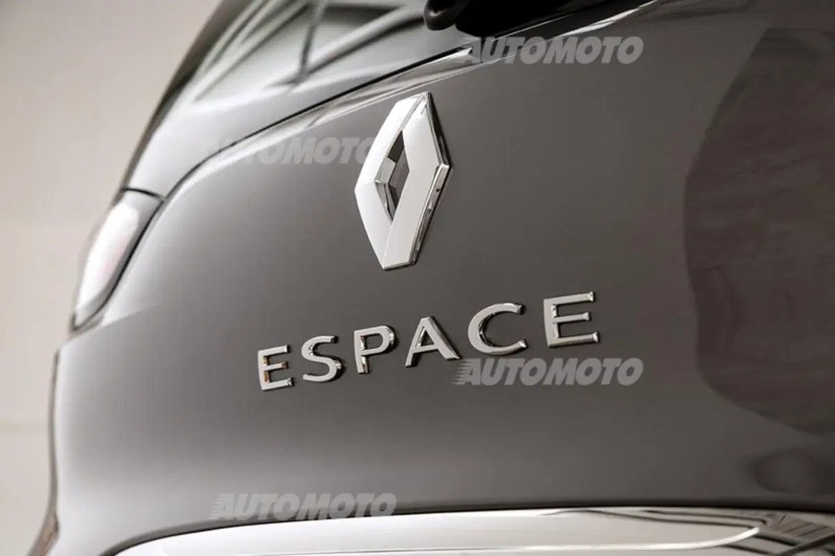 Nuova Renault Espace: da monovolume a crossover. Gamma e prezzi (29)
