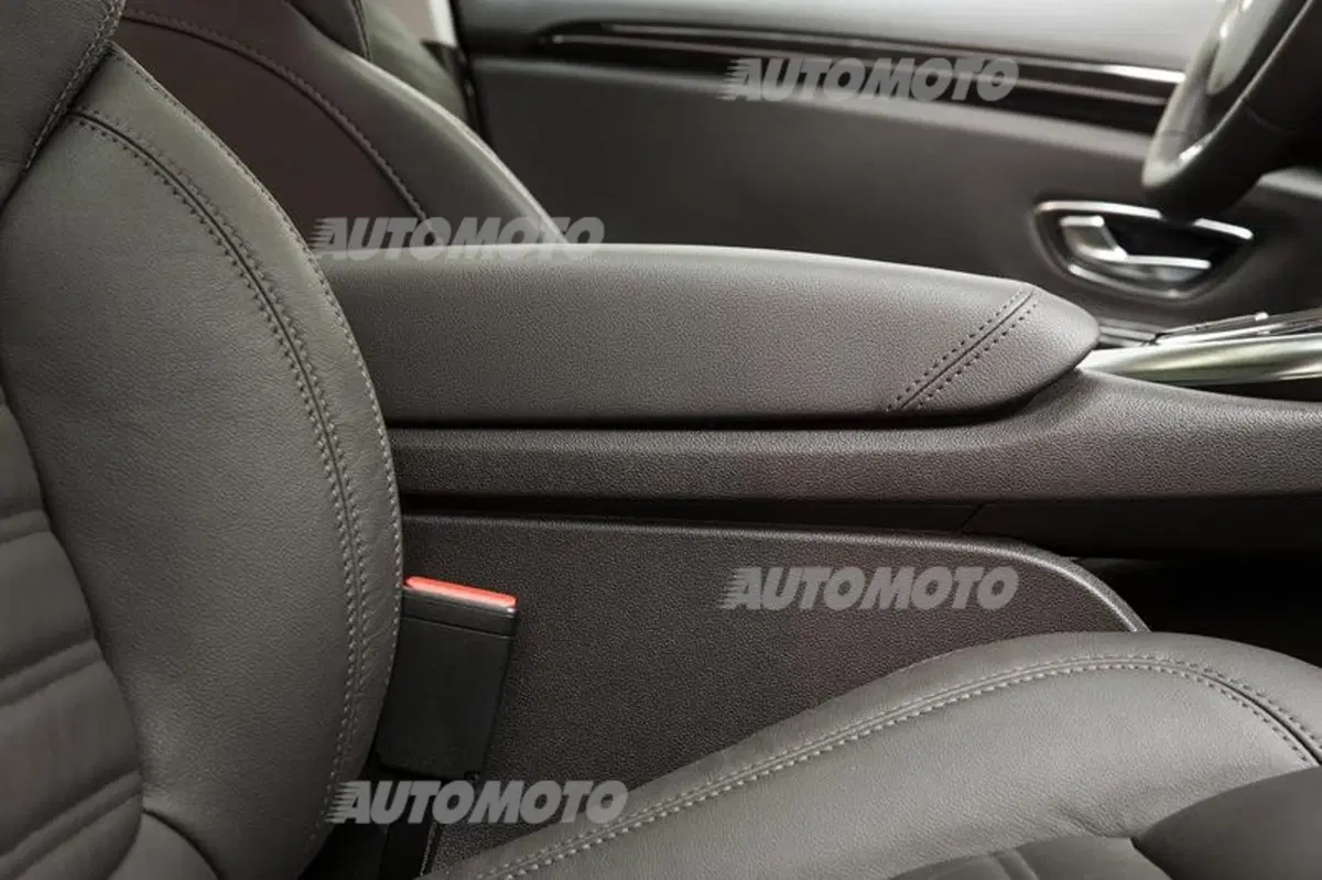 Nuova Renault Espace: da monovolume a crossover. Gamma e prezzi (33)