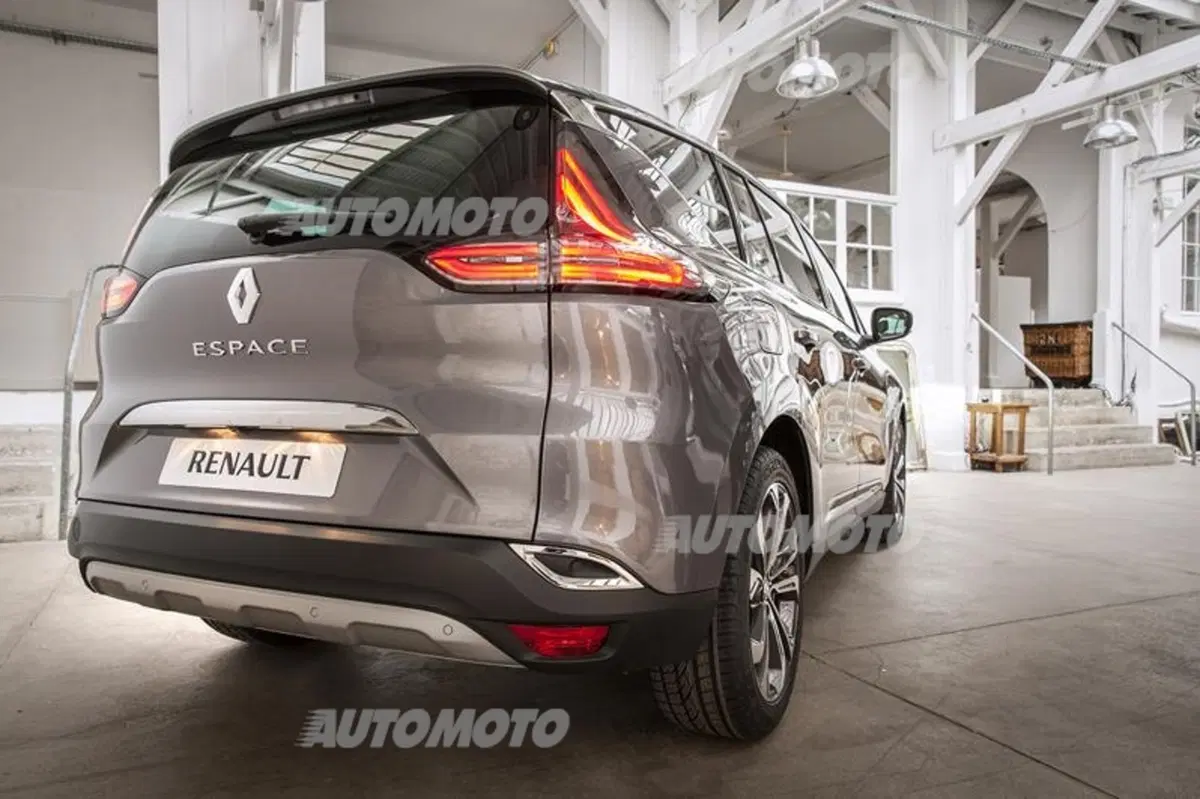 Nuova Renault Espace: da monovolume a crossover. Gamma e prezzi (36)