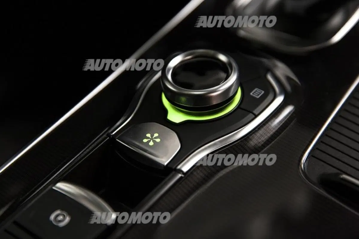 Nuova Renault Espace: da monovolume a crossover. Gamma e prezzi (52)