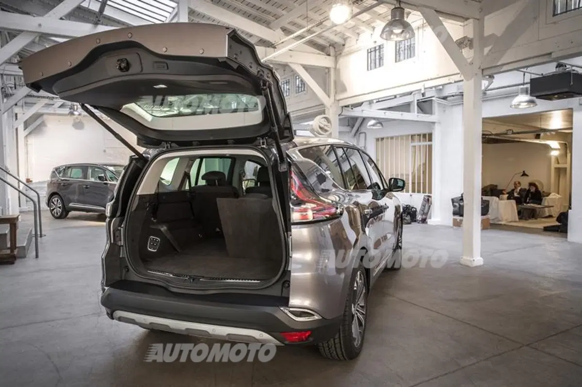 Nuova Renault Espace: da monovolume a crossover. Gamma e prezzi (66)