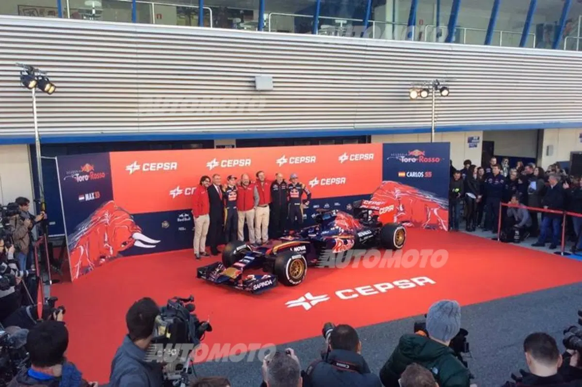 Toro Rosso STR10: la monoposto 2015 per i rookie Verstappen e Sainz