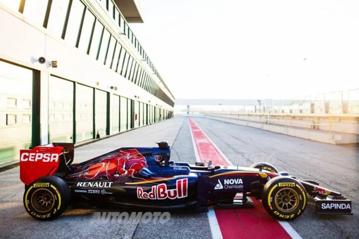 Toro Rosso STR10: la monoposto 2015 per i rookie Verstappen e Sainz (3)