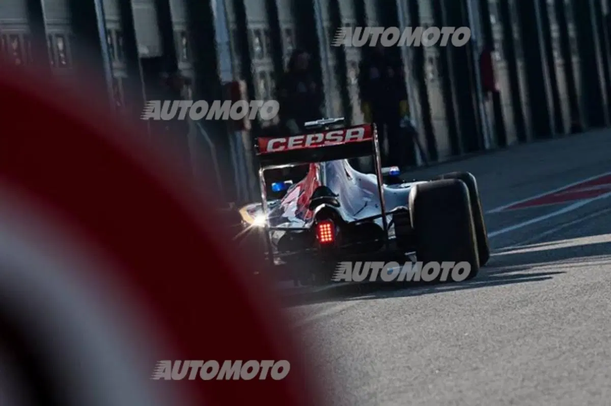 Toro Rosso STR10: la monoposto 2015 per i rookie Verstappen e Sainz (10)