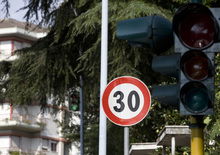 Milano: arriva la Zona 30, limite di velocità a 30 km/h nella Milano Romana