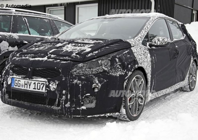 Kia Cee&#039;d GT: ecco i primi spyshot del restyling