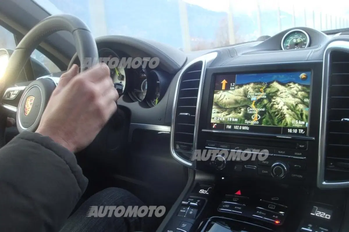 Porsche Cayenne S E-Hybrid (4)