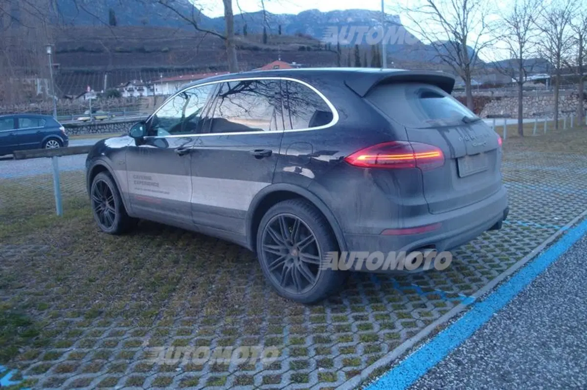 Porsche Cayenne S E-Hybrid (5)