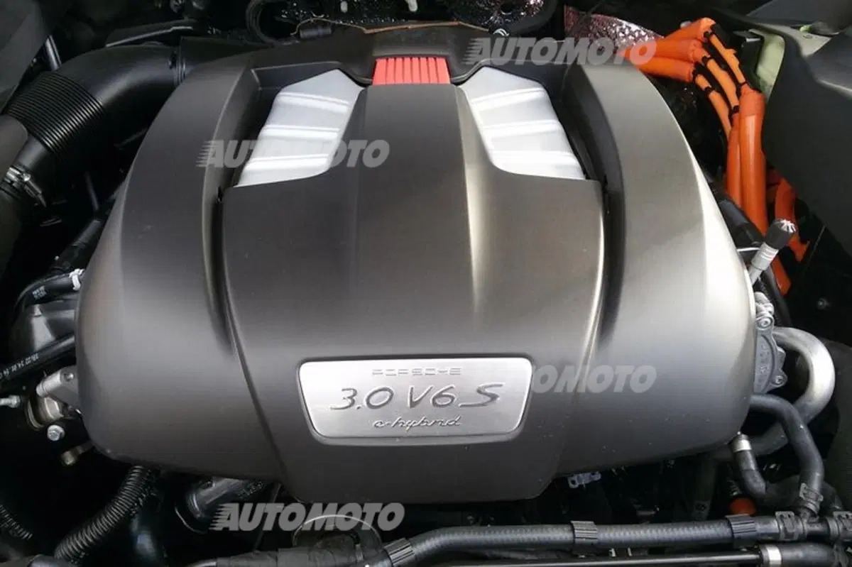 Porsche Cayenne S E-Hybrid (8)
