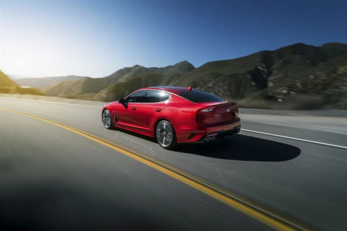 Kia Stinger: ecco il Diesel da 200 CV (10)