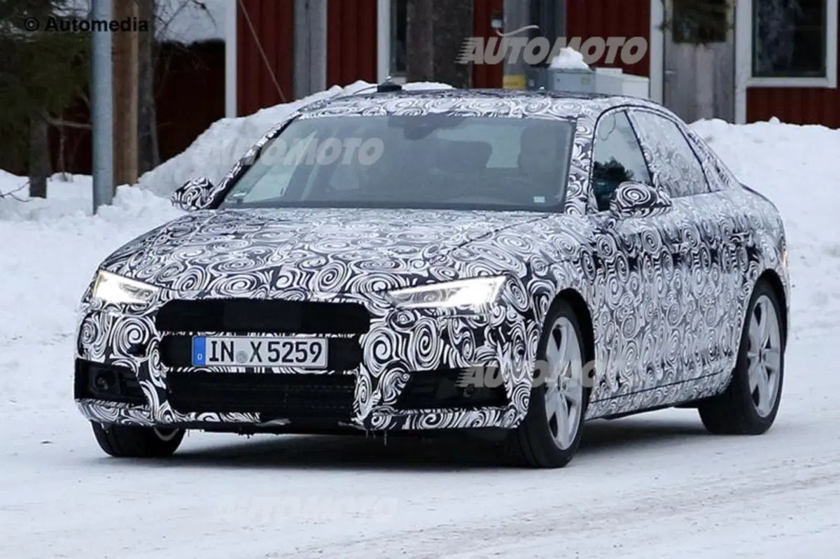 Nuova Audi A4: il muletto svela il design dei fari led