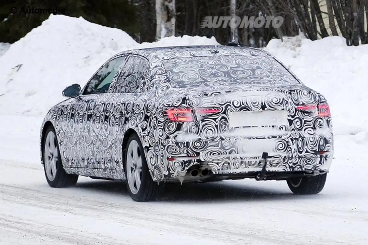 Nuova Audi A4: il muletto svela il design dei fari led (2)