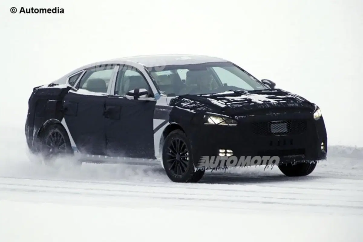 Kia Optima: ecco le prime immagini spia della berlina che arriverà in Italia (6)