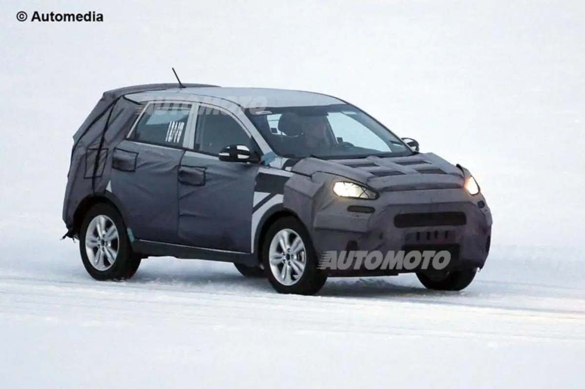 Kia Niro: il futuro SUV compatto è già su strada (4)