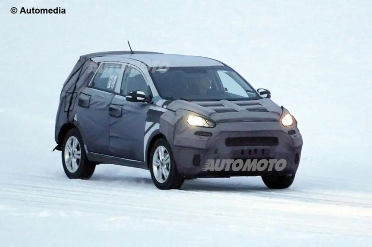Kia Niro: il futuro SUV compatto è già su strada (5)