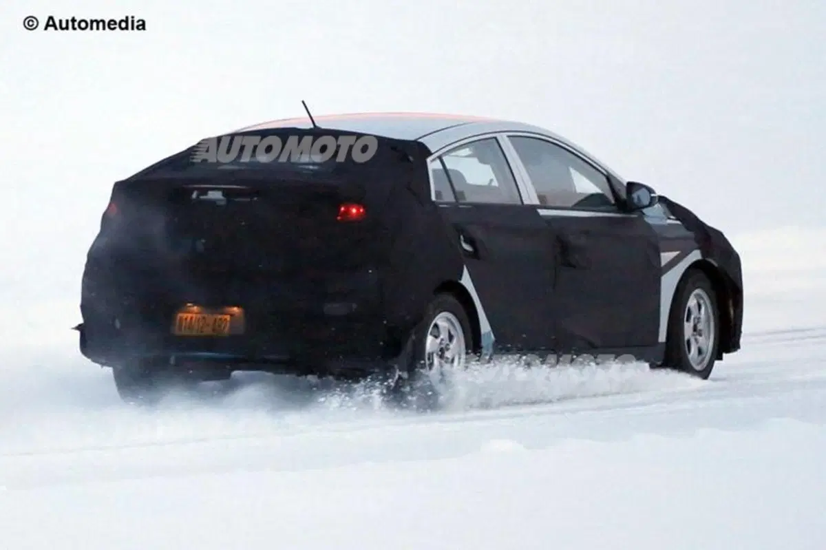 Hyundai al lavoro su un'ibrida. Sarà l'anti-Prius coreana (2)